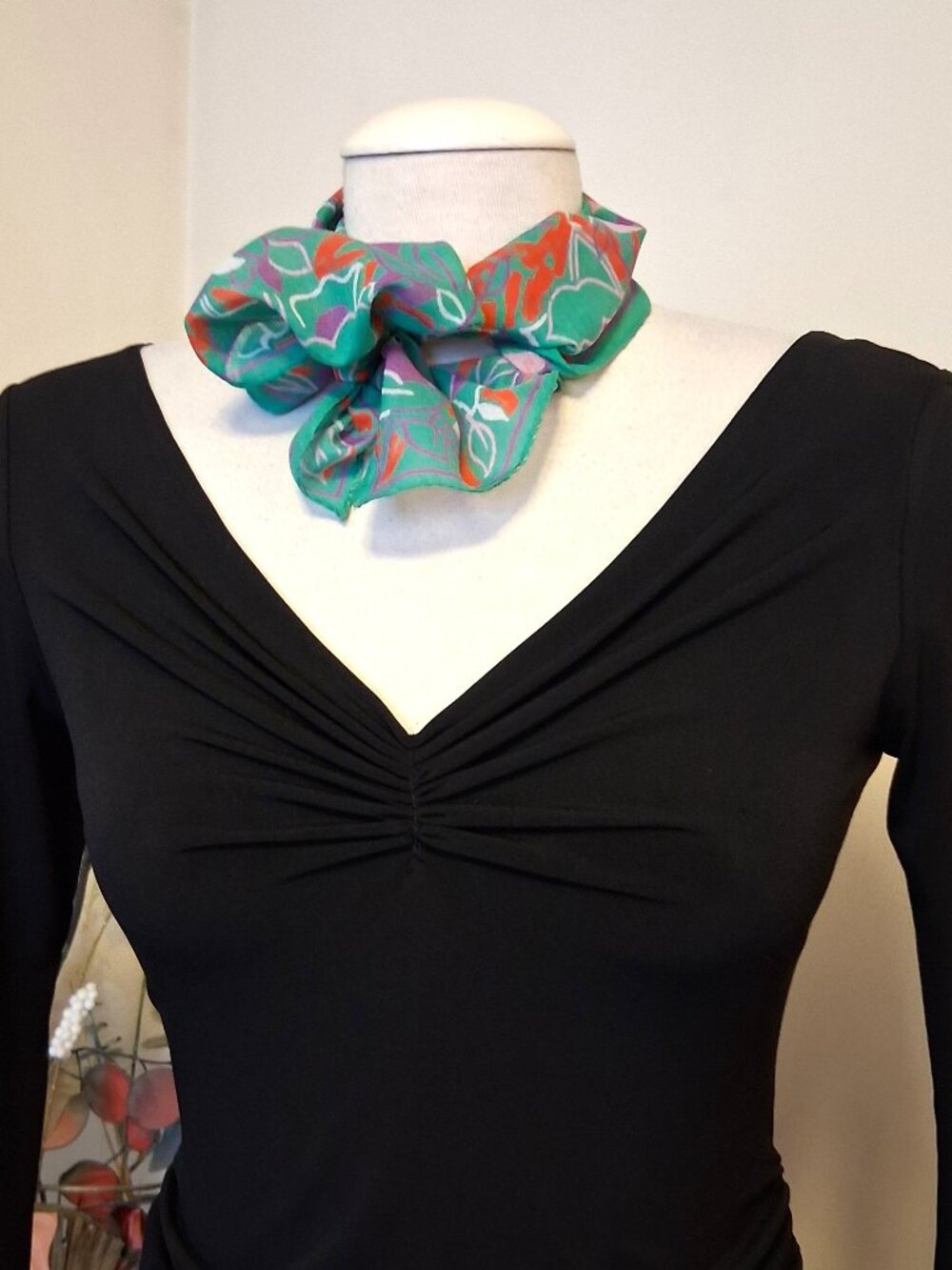 Vintage 100% Silk Scarf Neckwear Wearable Art Spring Fall Winter Scarves Rare